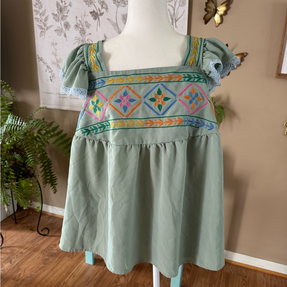 Embroidered Green Bohemian Top Sz 0XL 12/14
